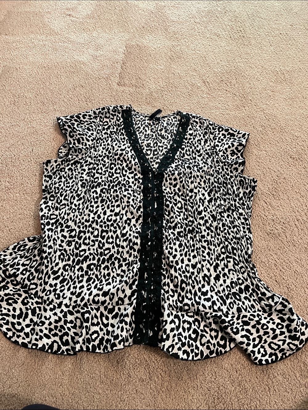 Milano Leopard Print V-Neck Ruffle Sleeve Top - Black & Cream